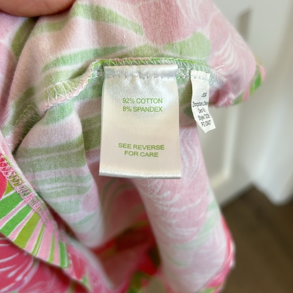 Travelling? Super cute Lilly Pulitzer t-shirt dress, pull on and go…. - Picture 3 of 5